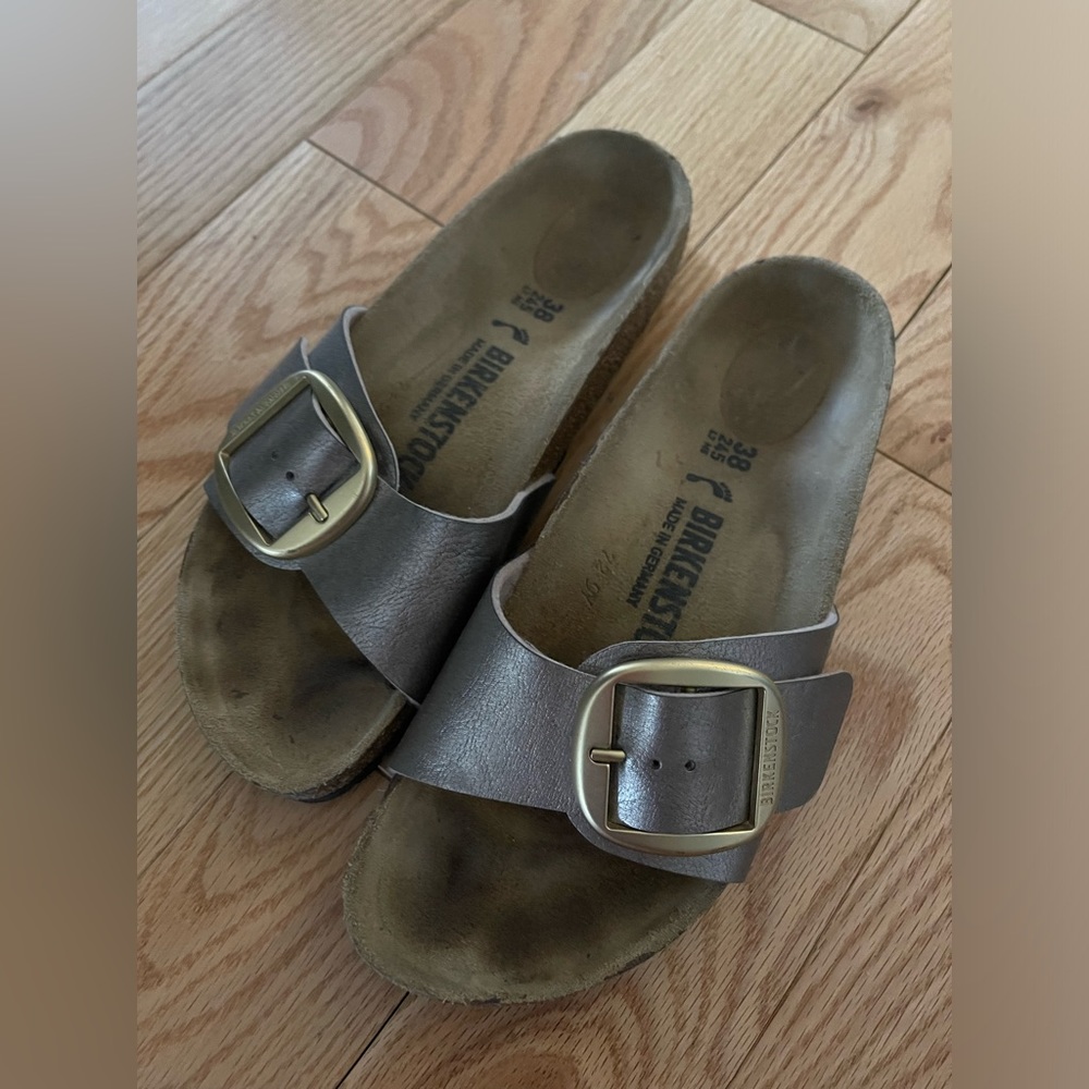 Women's Madrid Big Buckle Footbed Sandal -size 38